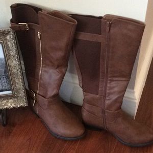 Brand new Wide calf/foot knee height boots 9